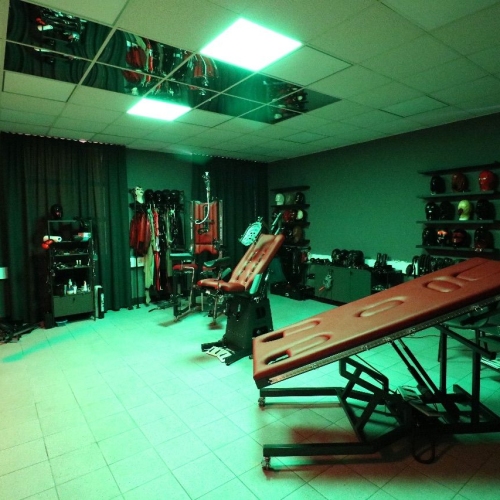 Das Gummistudio der Rubber Goddess Cheyenne - Foto 10 von 12