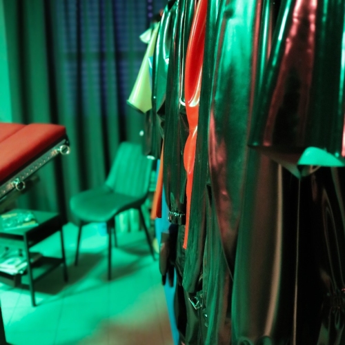 Das Gummistudio der Rubber Goddess Cheyenne - Foto 4 von 12