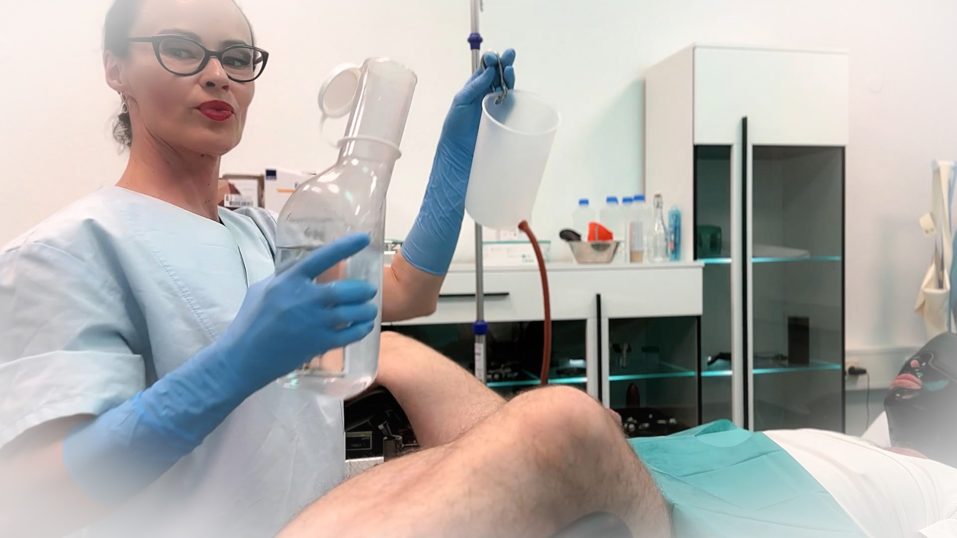 Live aus der Bizarr-Klinik – Teil 2: Klistier
